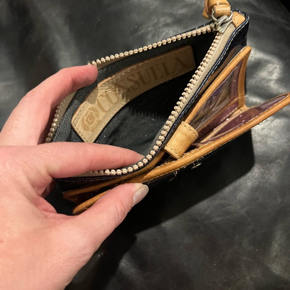Consuela wallet